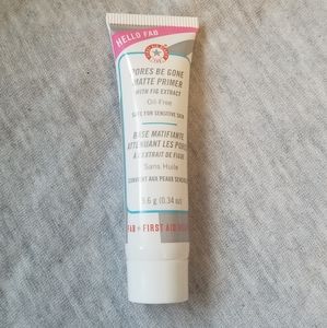 First Aid Beauty pores be gone matte primer